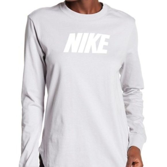 Nike Women Athletic Logo Long Sleeve Shirt… - Picture 1 of 6